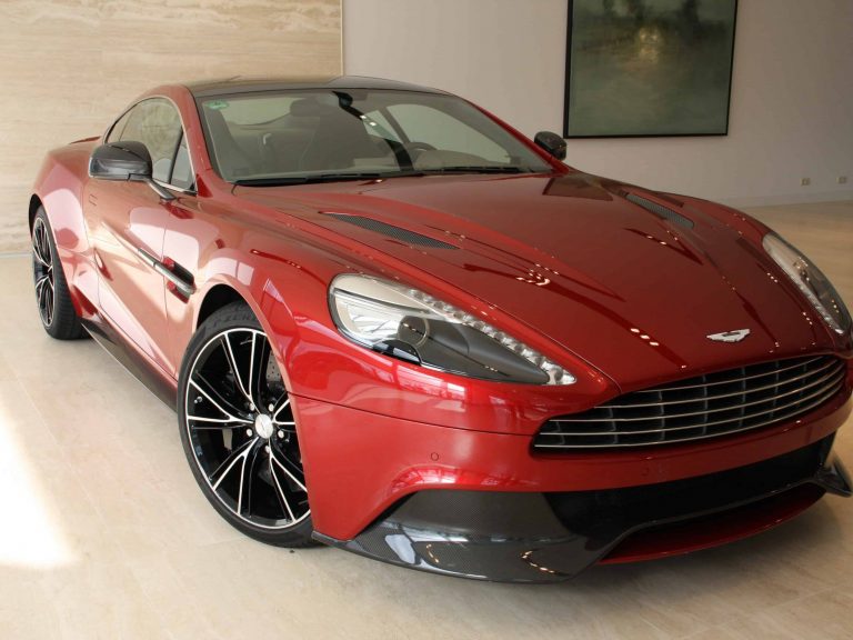 Aston-Martin-Vanquish-6