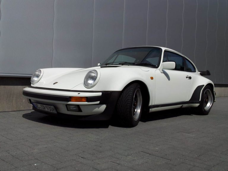 Porsche-930-1